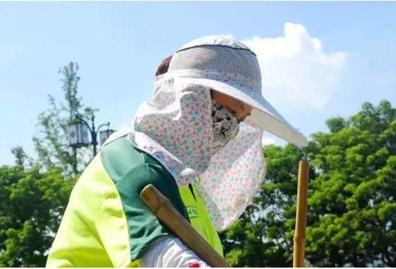 38℃高溫，這些身影讓你看到哭