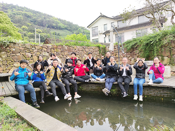 依斯倍環(huán)保營銷團(tuán)隊西山縹緲峰戶外拓展旅游活動之旅
