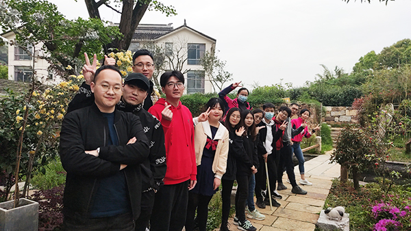依斯倍環(huán)保營銷團(tuán)隊西山縹緲峰戶外拓展旅游活動之旅