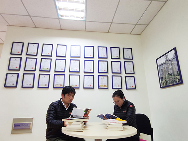 世界讀書日，依斯倍環(huán)保號召大家一起學習閱讀