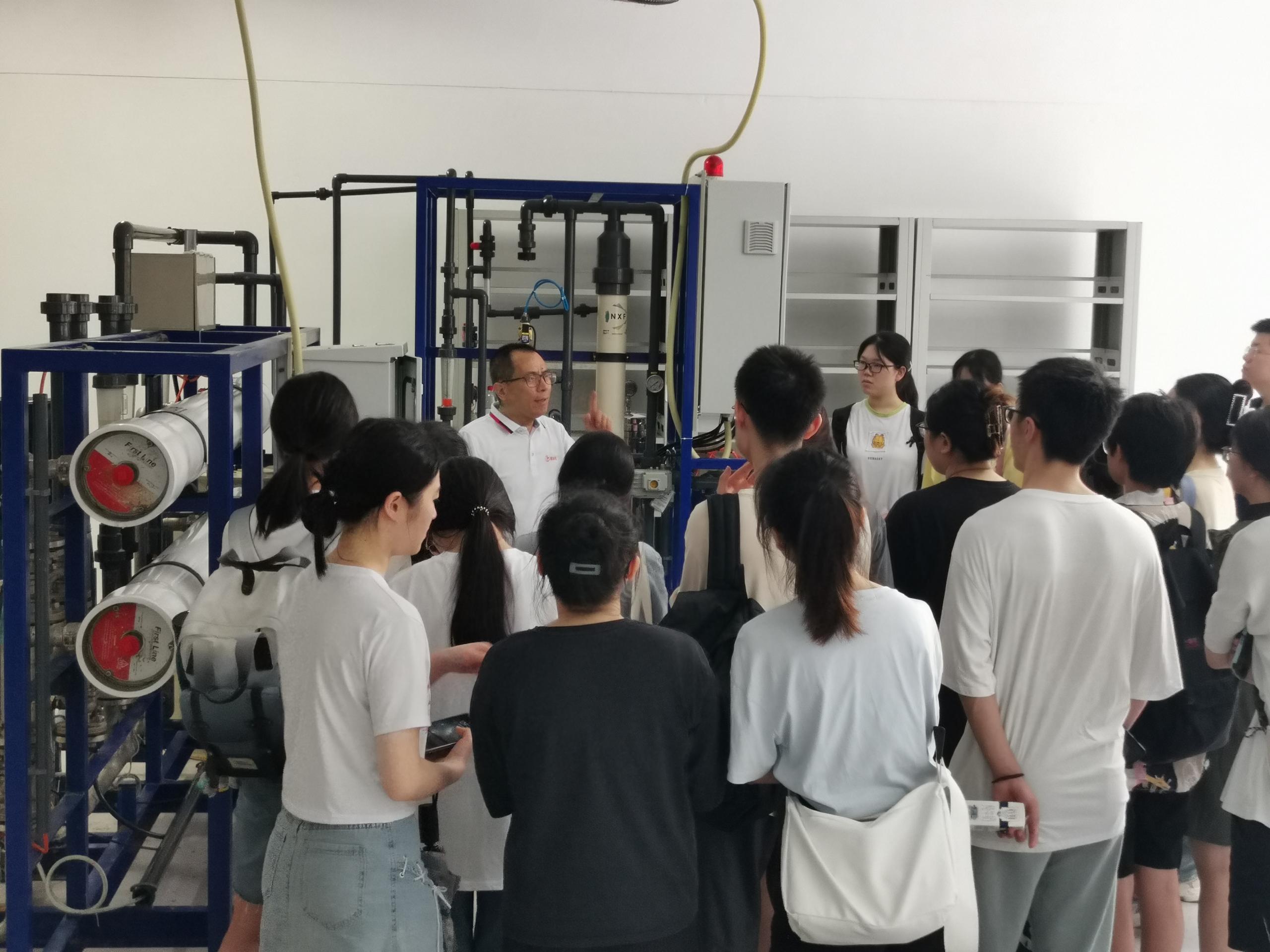 校企合作不斷線  企業(yè)課堂不停學(xué) | 重慶依斯倍走進(jìn)重慶工商大學(xué)