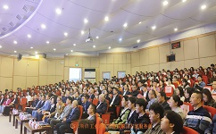 依斯倍攜手重慶工商大學開啟依斯倍班，開班儀式現場