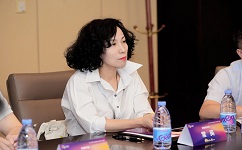 2023“成都+瀘州”龍頭企業(yè)行活動(dòng)中組織座談會(huì)和交流會(huì)，深入探討產(chǎn)業(yè)發(fā)展的機(jī)遇與挑戰(zhàn)，尋求合作共贏的切入點(diǎn)